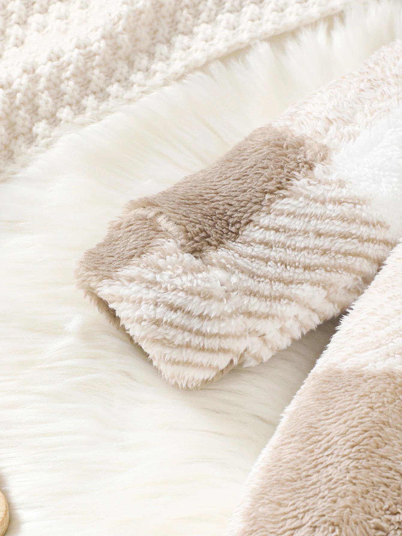 Baby Plaid Romper - Hooded Long Sleeve Plush Jumpsuit for Boys & Girls (3-24 Months)